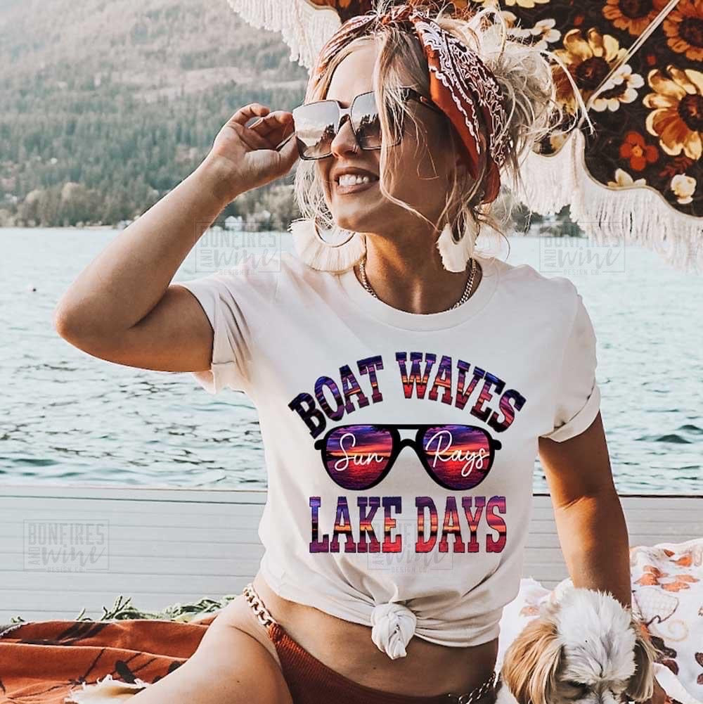 Boat Waves ~ Lake Days ~ Sun Rays Gildan T-Shirt
